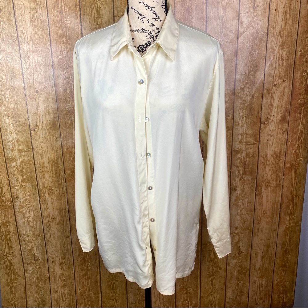Chico’s Silky Soft Shirt Size 1